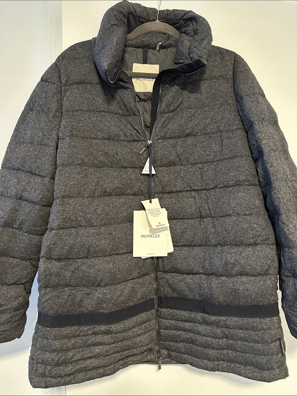 Moncler Women's Dark Gray Leucate Giubbotto Quilted Down Puffer Jacket Size 5